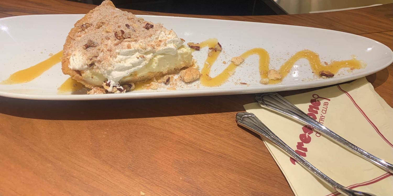 Famous Crunchy Creme Pie Famous Crunchy Creme Pie