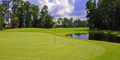 Highland Pines Golf Club