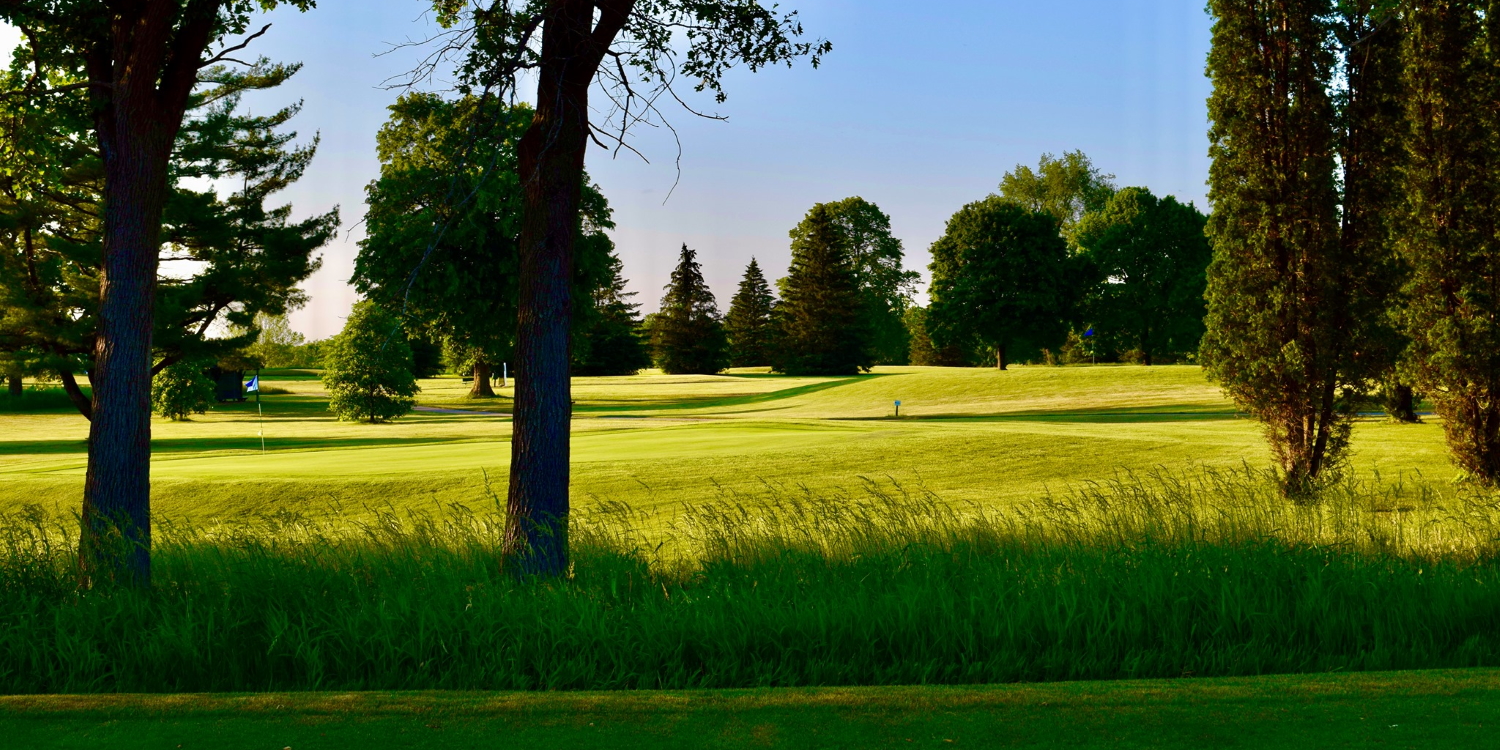 Delbrook Golf Cource, Delavan, Wisconsin Golf course information and