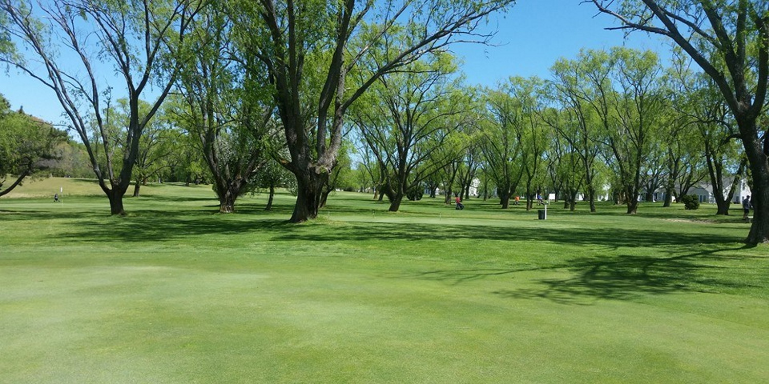 Midway Par 3 Golf Course