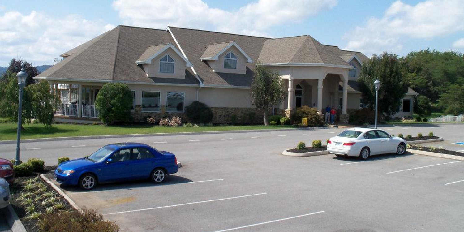 Woodlake Lodge, Golf and Country Club