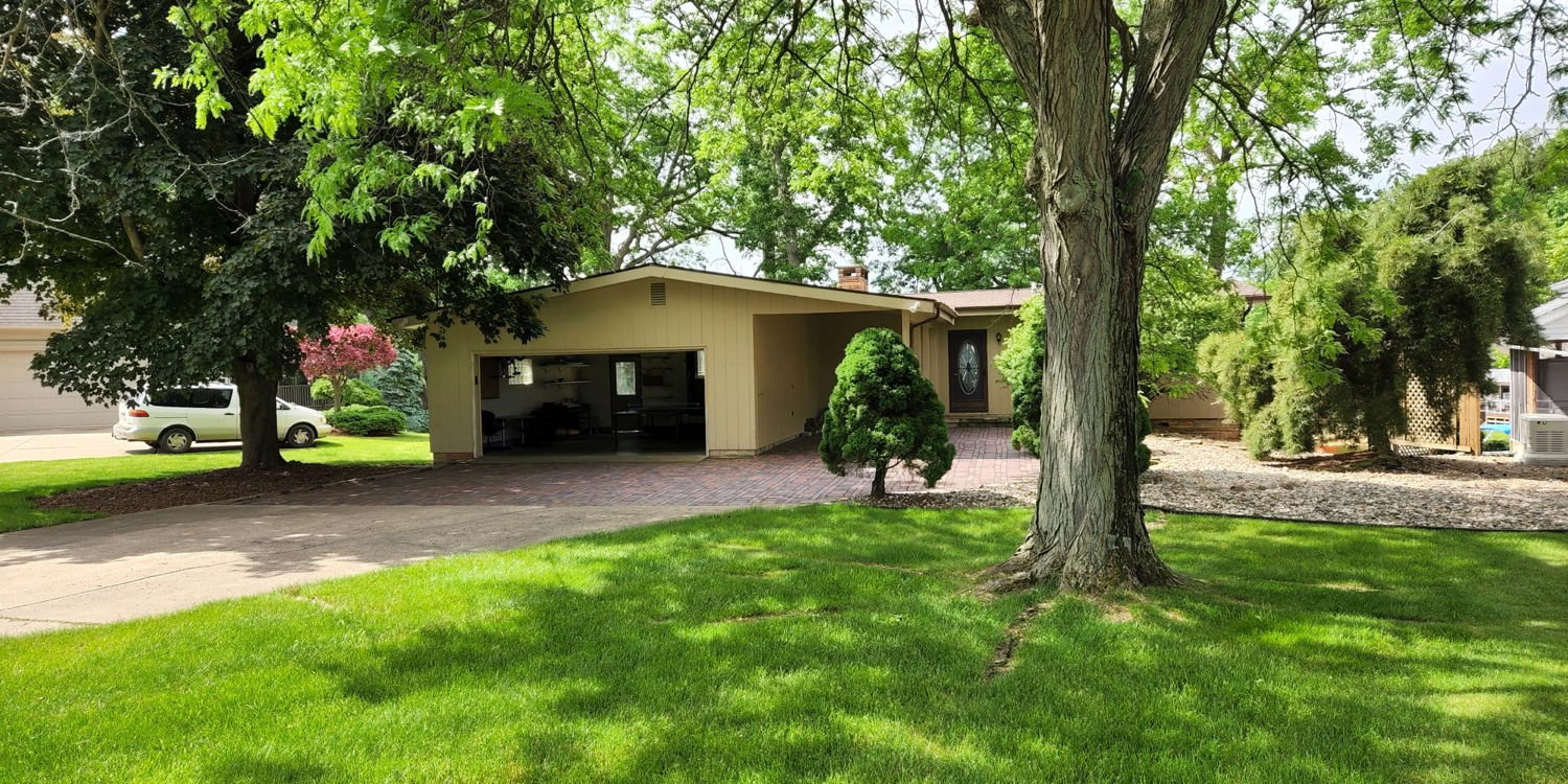 A Narrows Road Golf & Lake Retreat